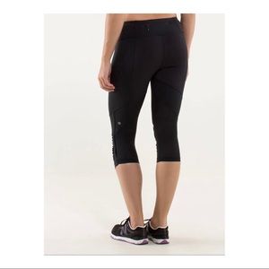 LULULEMON CROP LEGGINGS